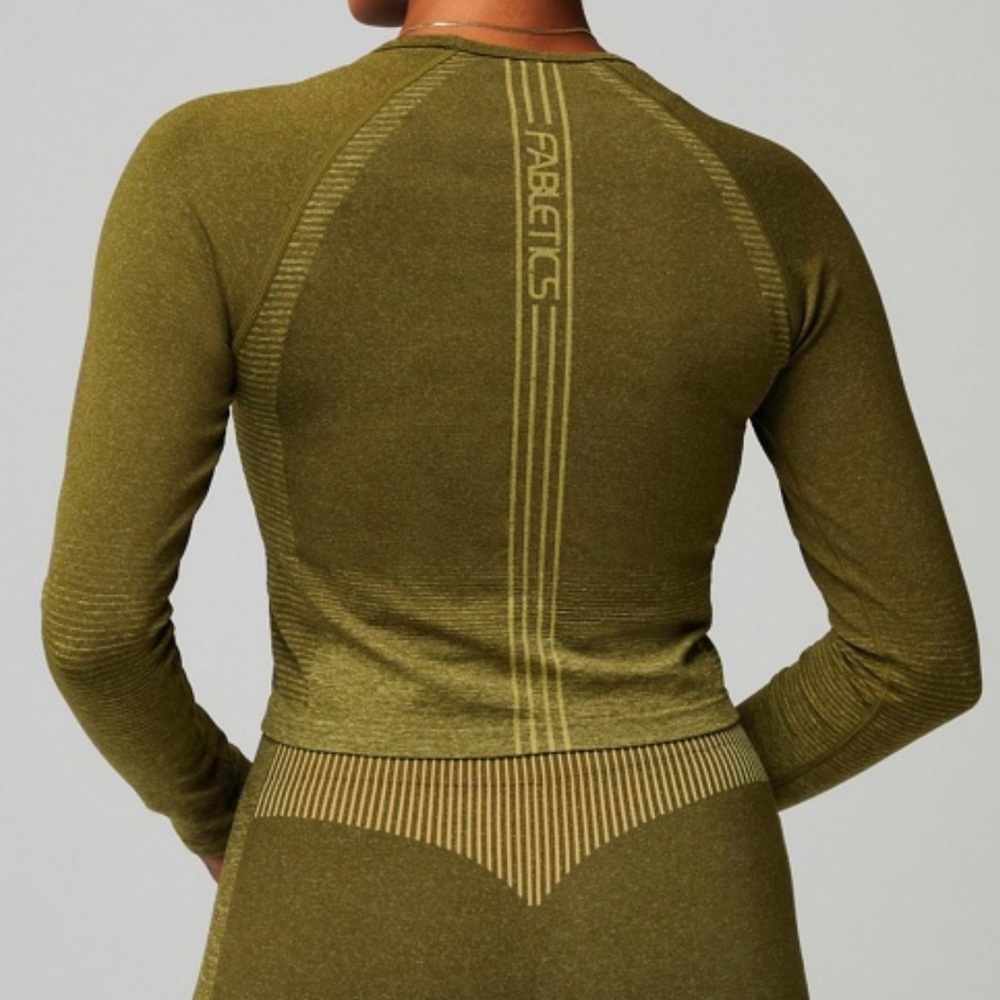 Fabletics Seamless Sport Stripe Long-Sleeve Crop Top Dark Moss Heather Green S